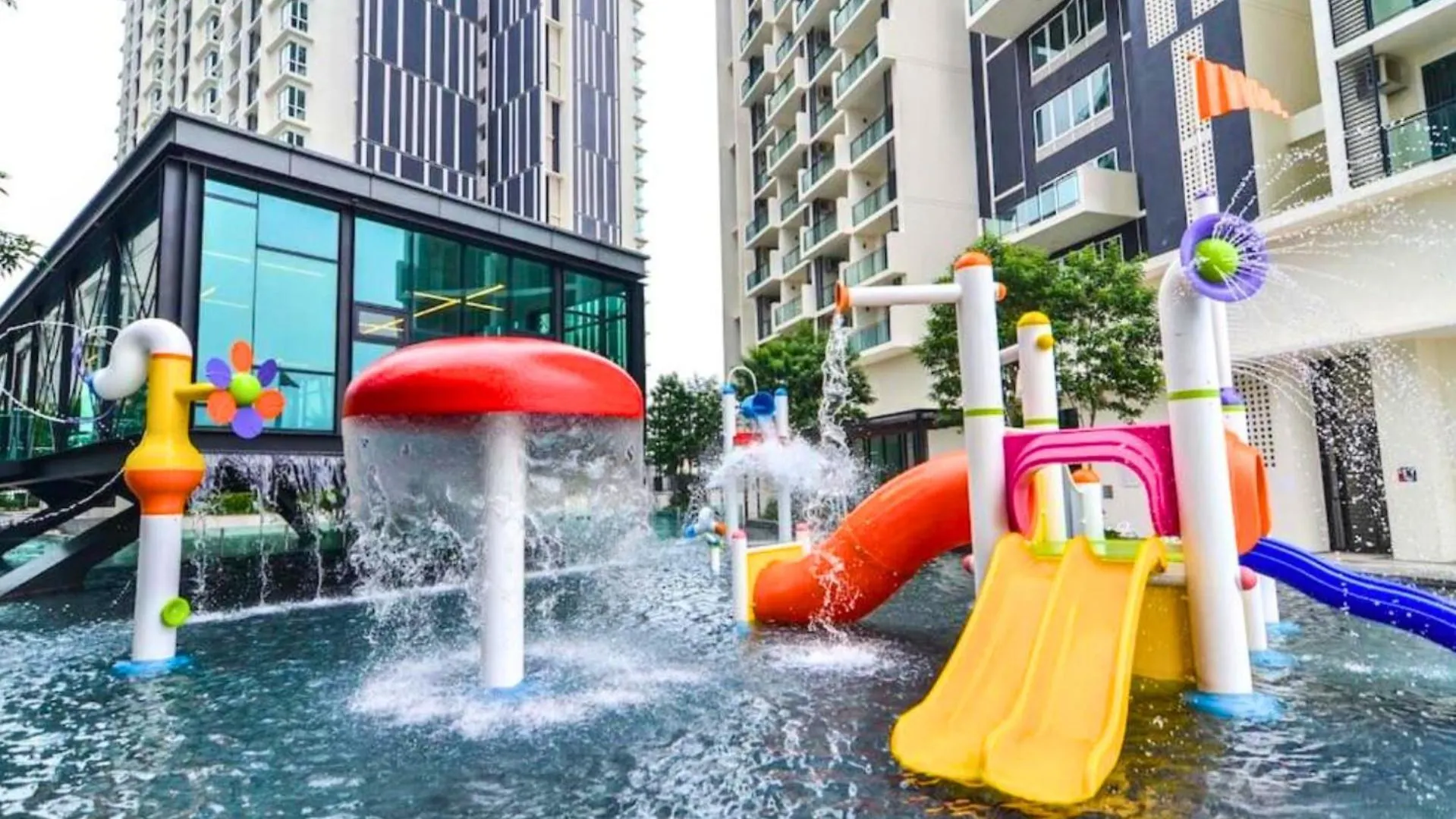 The Shore L Exclusive Private Garden L Luxury Suite L 4-9 Pax L Melaka River View L Direct Mall L Jonker Street By Jay Stay Management Malacca